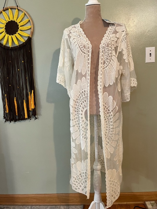 Rebelion Tops - Women’s Rebelion  Cream  Lace Crochet Duster Kimono  S NWT